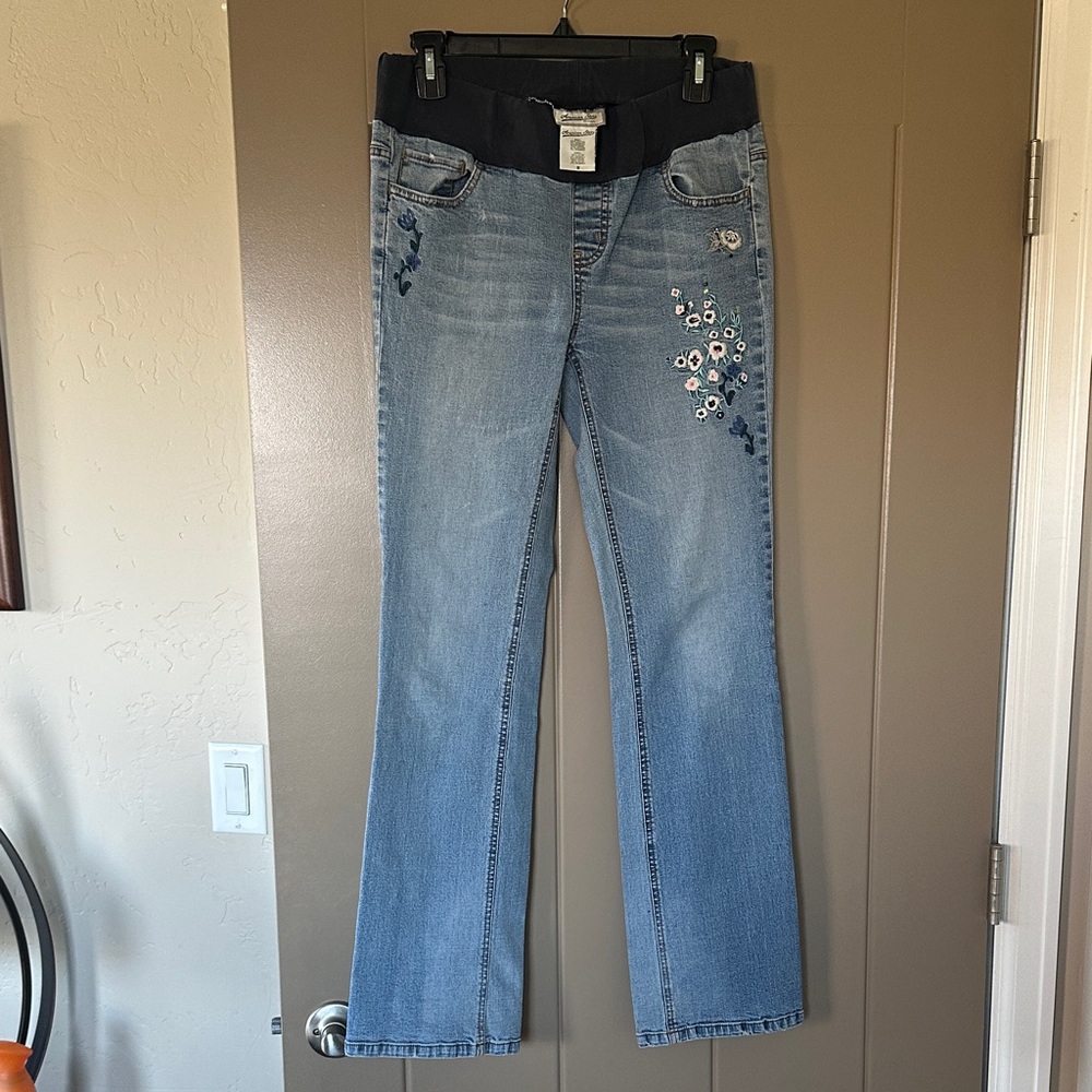 Floral Embroidered Women's Flare Jeans